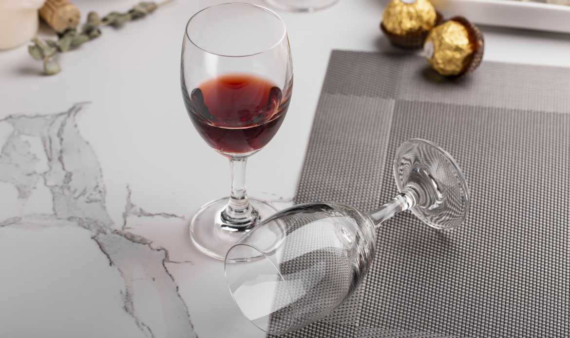 Sauvignon Blanc white wine glass