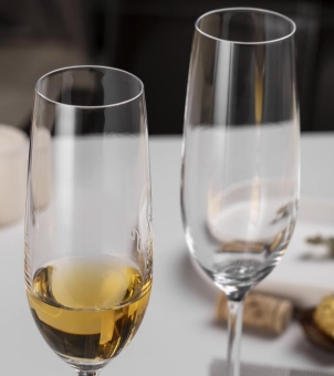 250ml crystal champagne flute with tall elegant stem