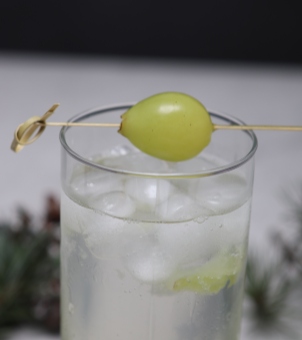 Wholesale whiskey and water glass for B2B buyers, featuring clear high‑white soda lime material, reinforced thick base, and versatile design for hotels, bars, cafés, and retail suppliers